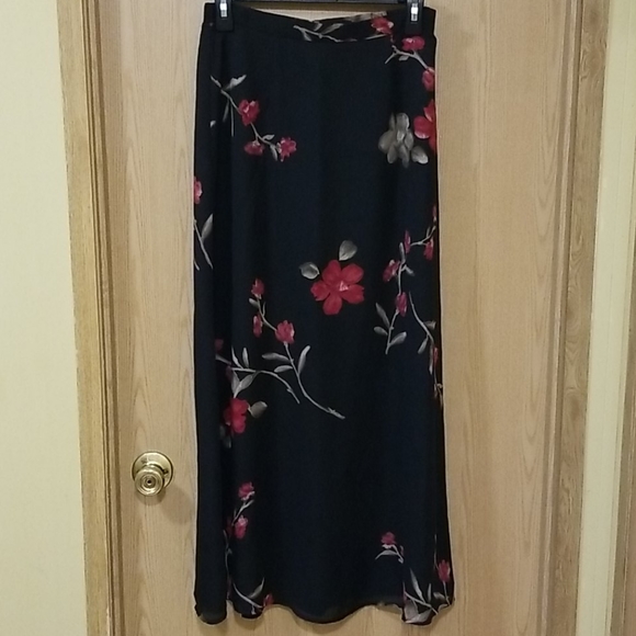 Susan Bristol Dresses & Skirts - Beautiful long skirt